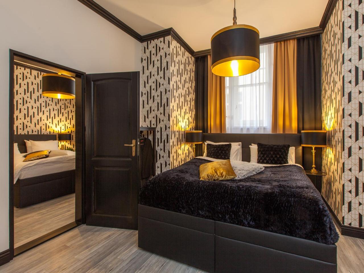 Golden Prague Rooms Bagian luar foto